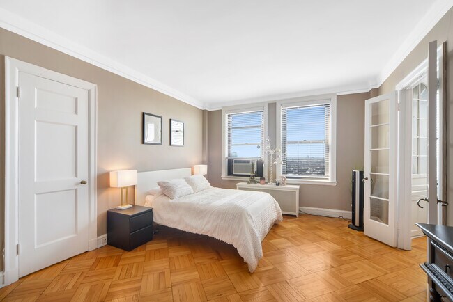 Foto del edificio - 2000 N Lincoln Park W