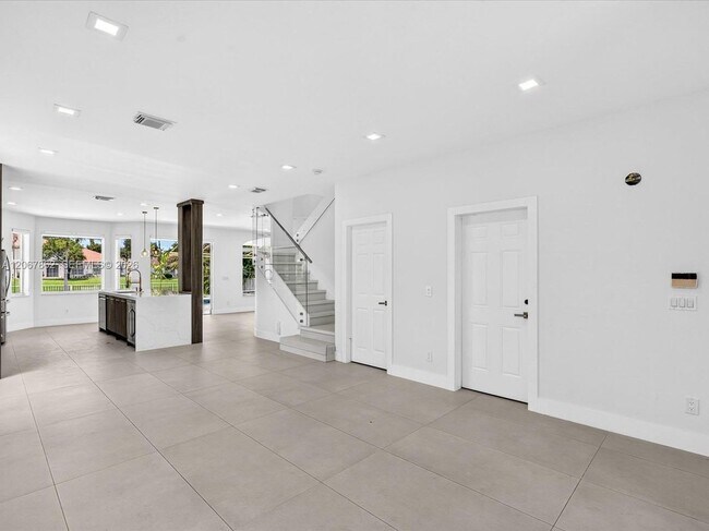 Building Photo - 1800 NW 78th Ave