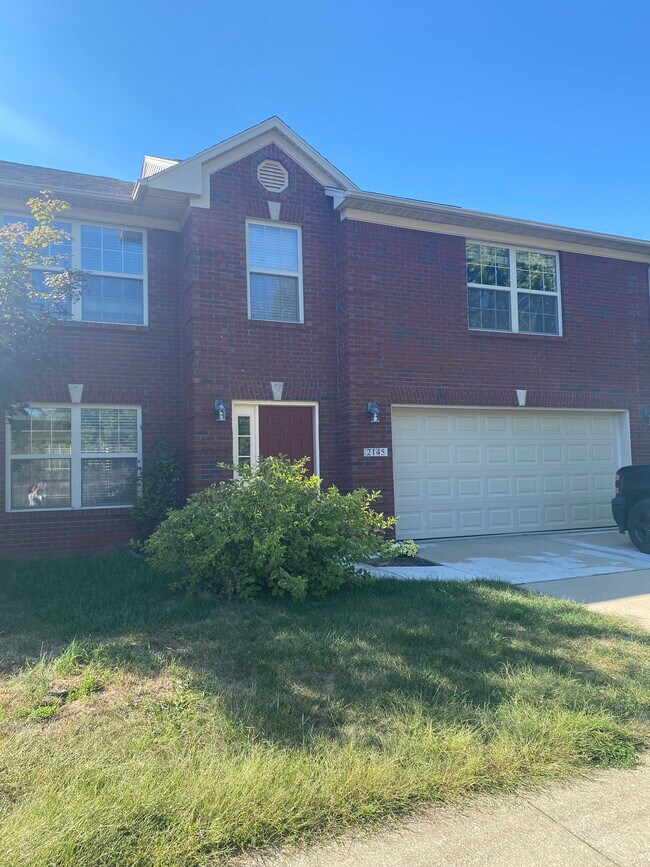 Building Photo - 2145 Sovereign Ln