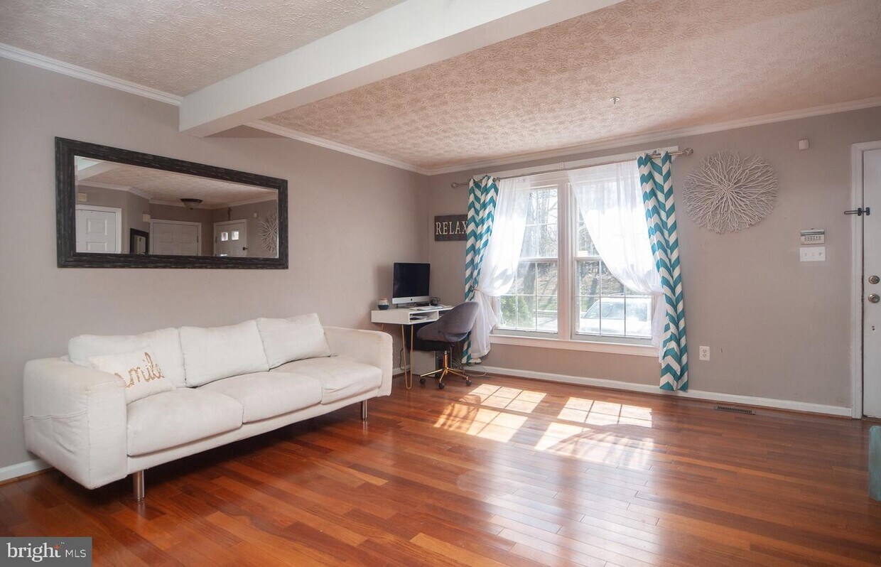 Foto principal - 2528 Summers Ridge Dr