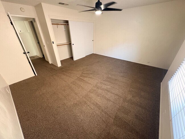 Building Photo - 2720 W Caldwell Ave
