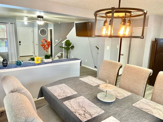 Building Photo - 410 Mahogany Chest