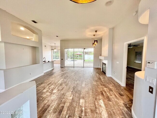 Building Photo - 75 Creek Bluff Way