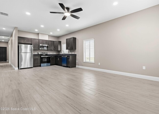 Foto del edificio - 1649 Belem St SE