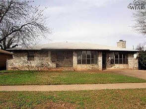 Building Photo - 4626 Cypress Ave