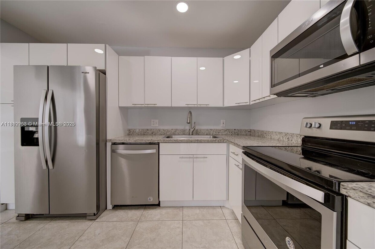 Foto principal - 9004 SW 137th St
