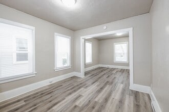 Building Photo - 310 4th St