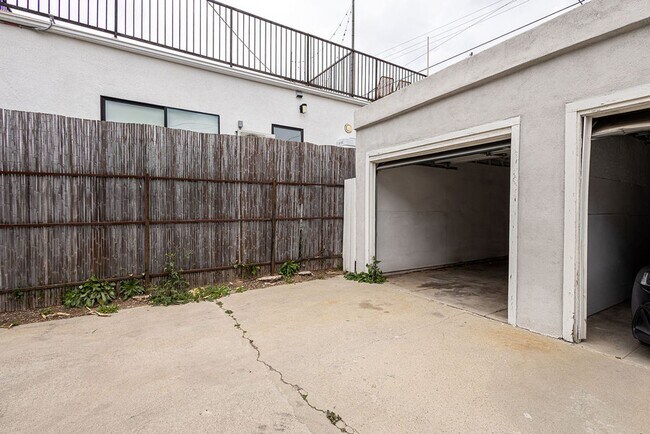 Foto del edificio - Bright and airy 2-bedroom 2-bath in Mid- City