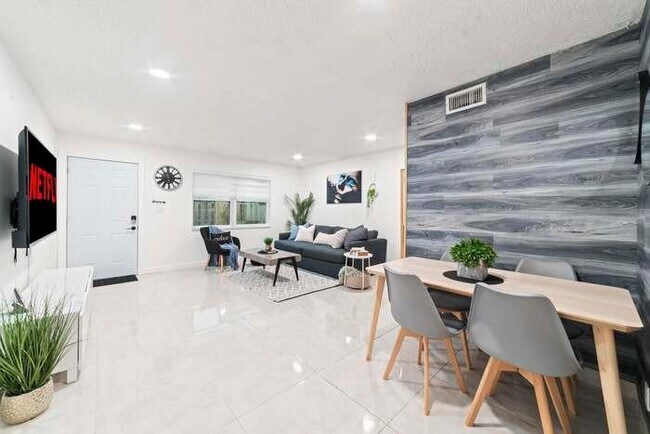 Foto del edificio - 2320 SW 18th Ter