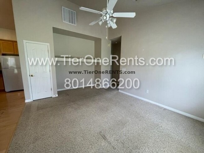 Building Photo - This property offers a NO DEPOSIT option a...