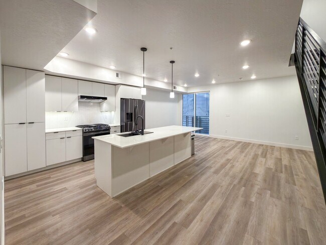 Foto del edificio - 933 S Washington St