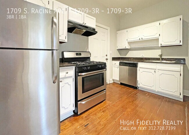 Foto del edificio - 1709 S Racine Ave