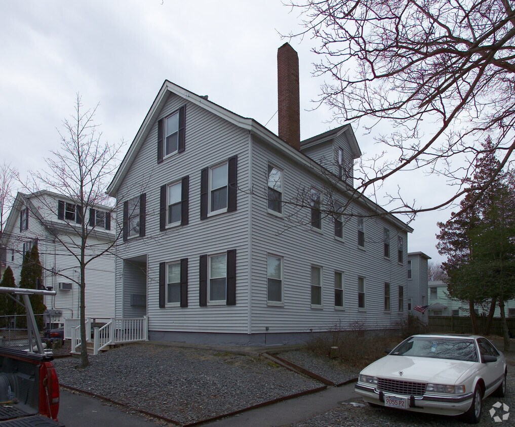 Building Photo - 39 Union St