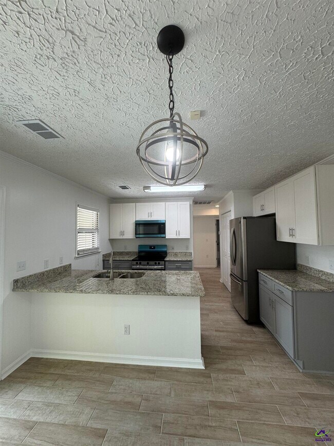 Foto del edificio - 125 Wingate Cir