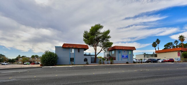 Foto del edificio - 1541 E Harmon Ave