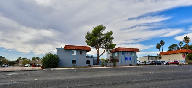Building Photo - 1541 E Harmon Ave