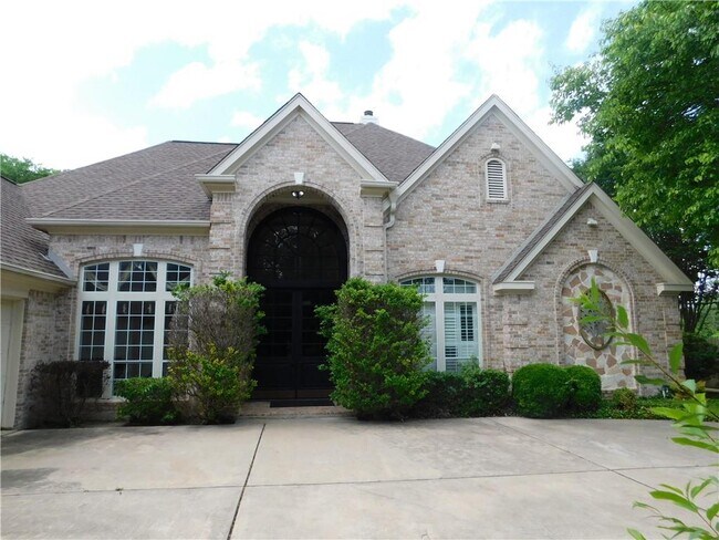 Building Photo - 7 Stillmeadow