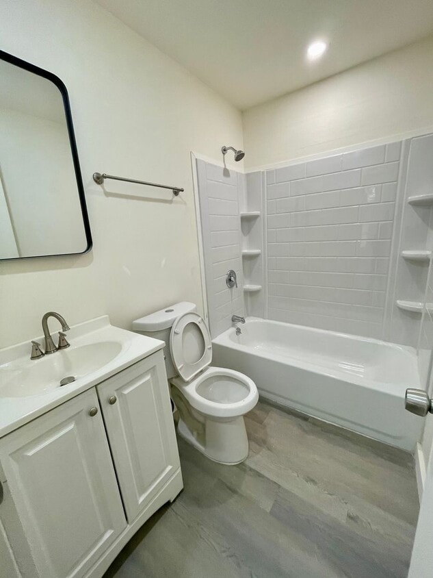 Building Photo - 1529 Providence Rd