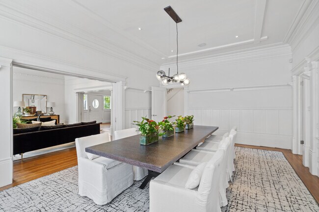 Building Photo - 1022 Stanyan St