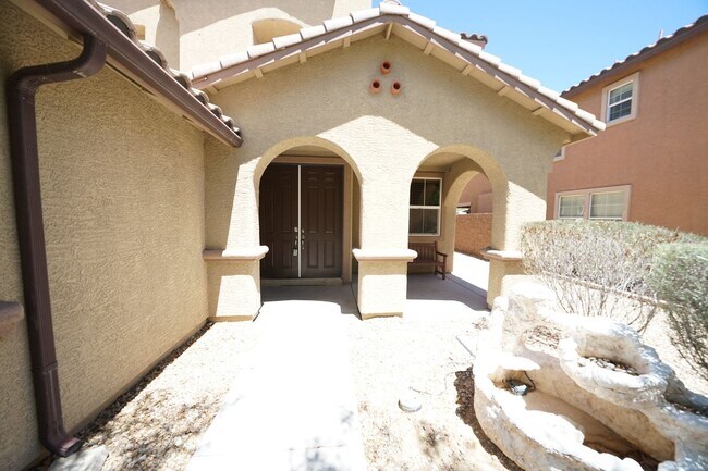 Foto del edificio - NO SHOWINGS until 6/7/2024