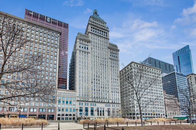 Foto del edificio - 310 S Michigan Ave