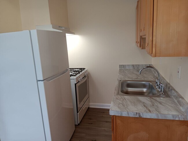 Building Photo - 2607 Cecil B. Moore Ave