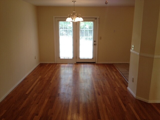 Building Photo - 7058 Manderlay Dr
