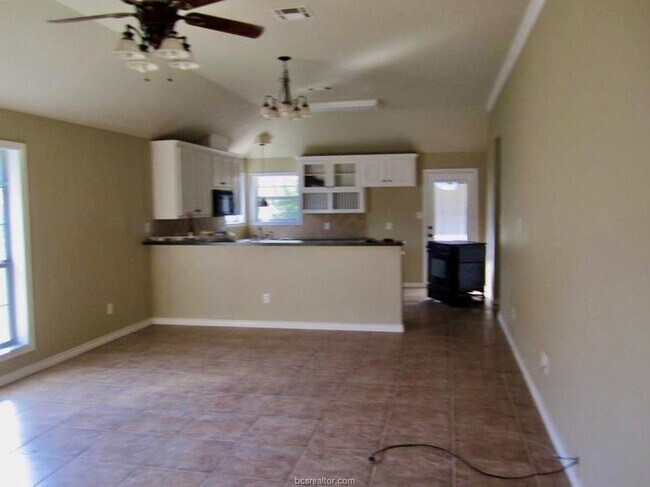 Building Photo - 8438 Lauren Dr