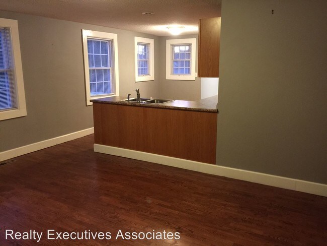 Building Photo - 2 br, 1 bath House - 907 Montvale Road