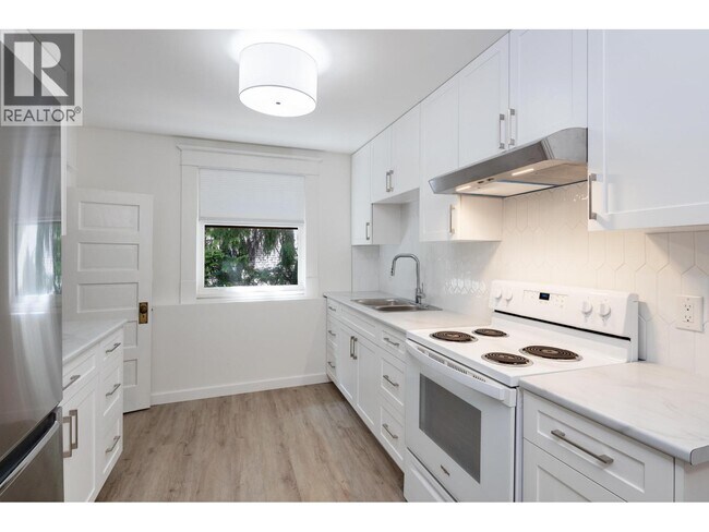 Photo du bâtiment - 2176 W 13th Ave