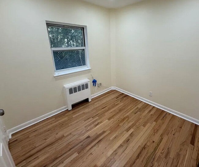 Building Photo - 430 W 259th St