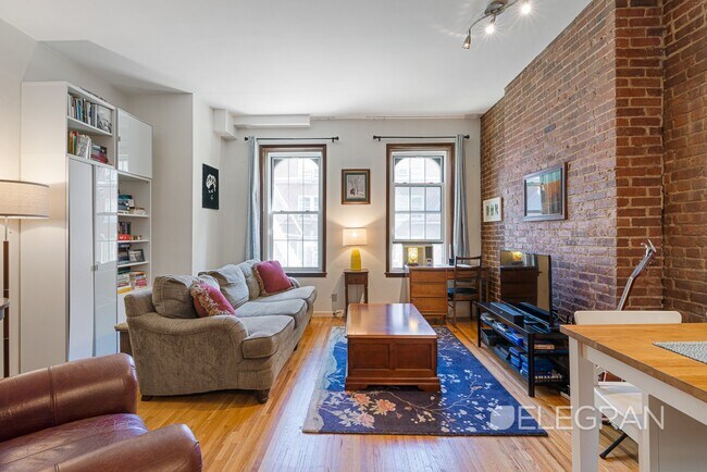 Building Photo - 162 E 91st St