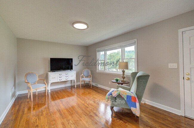 Foto del edificio - 301 Bannister St