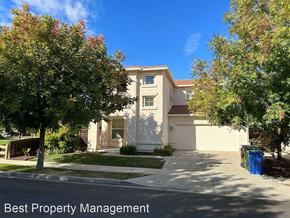 3 br, 2.5 bath House 2405 Tamalpais Ave House for Rent in Brentwood