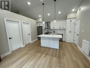 Building Photo - 45 Northcliffe Blvd