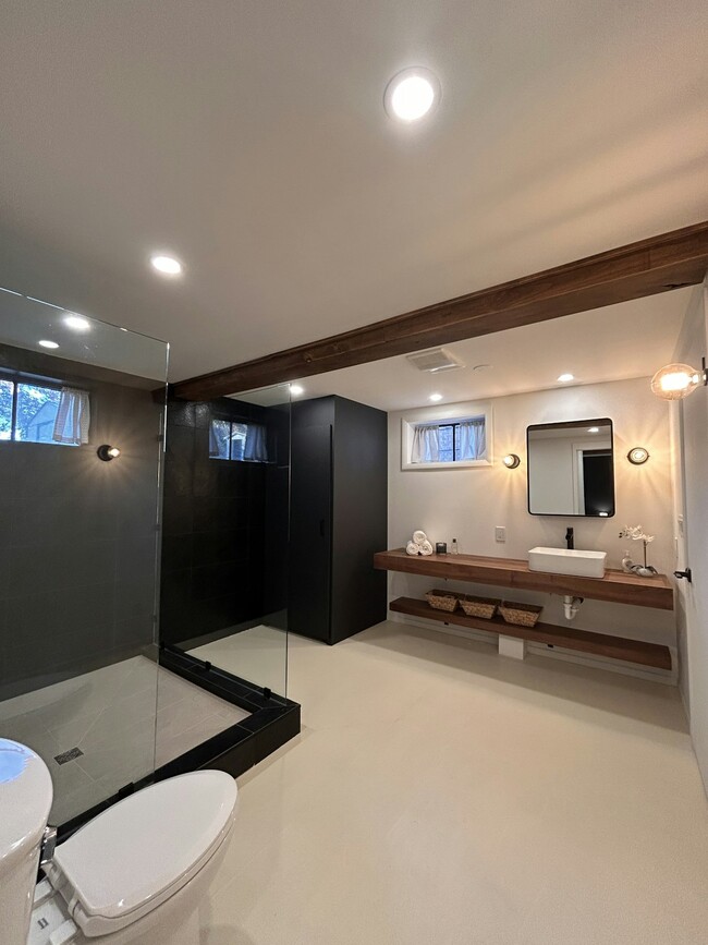 Building Photo - 315 E 4775 S