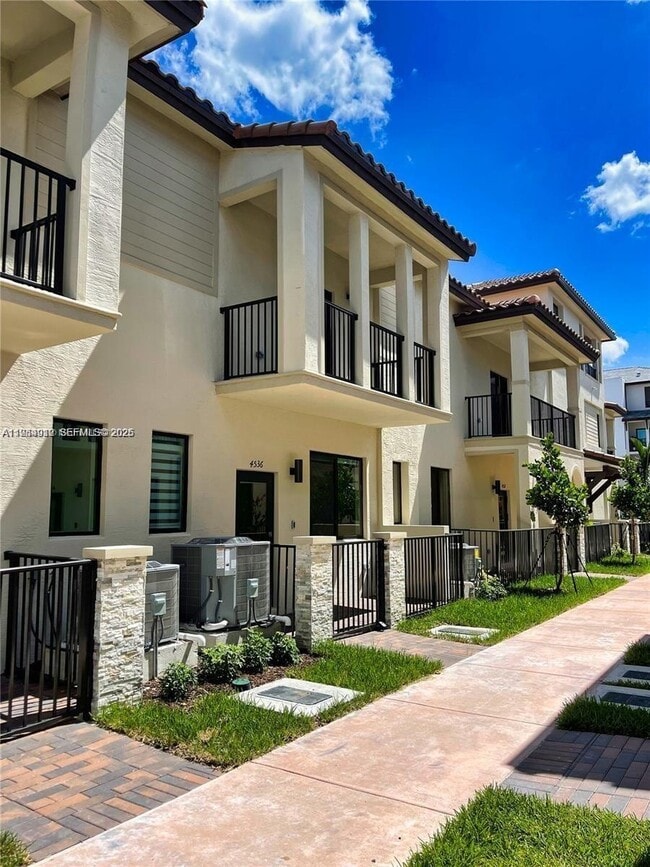 Building Photo - 4536 NW 83rd Psge