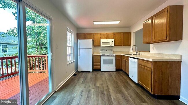 Building Photo - 1426 St Michael Ct