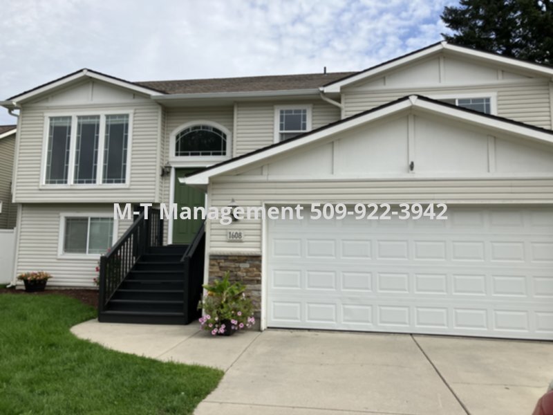 Primary Photo - Valley 4 br/3 bath house in Flora Springs ...