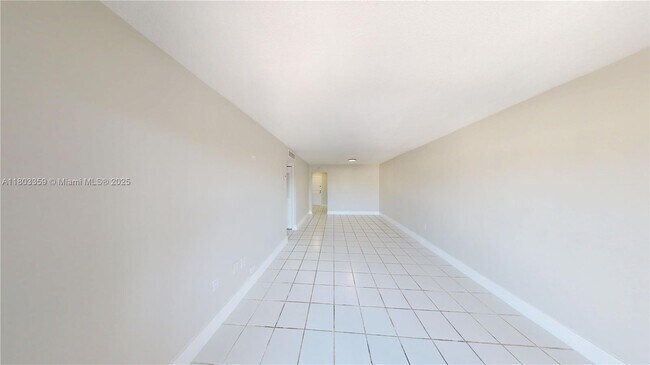 Foto del edificio - 677 SW 9th Ave