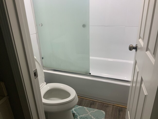 Bathroom - 40597 Erie Ct