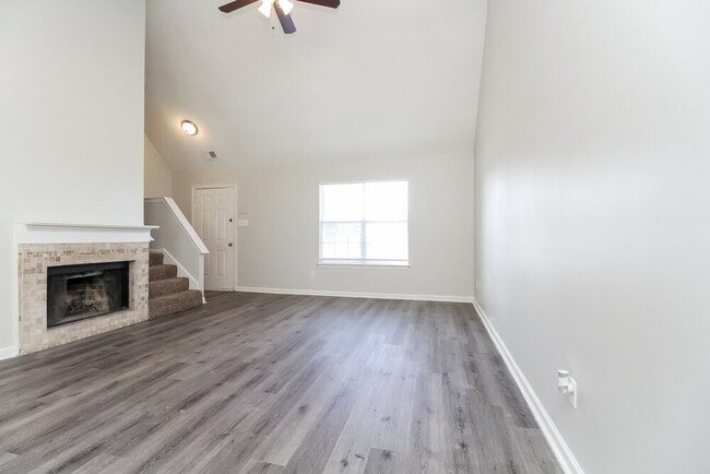 Foto del edificio - 8432 Creek Front Dr