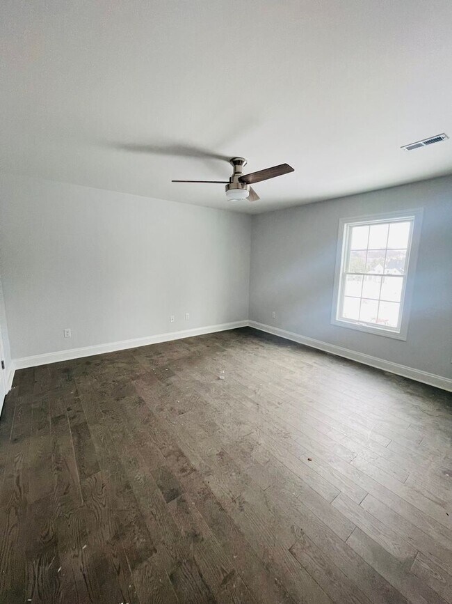 Building Photo - Like New Duplex for Rent