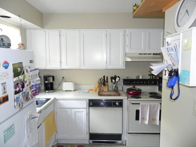 Foto del edificio - 104 Cedarwood Ln