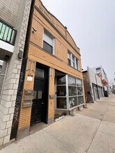 Building Photo - 839 N Ashland Ave