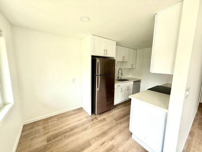 Foto del edificio - Completely Updated Ranier Beach Duplex Unit For Rent!