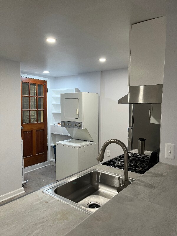 Foto del edificio - 656 L St NE