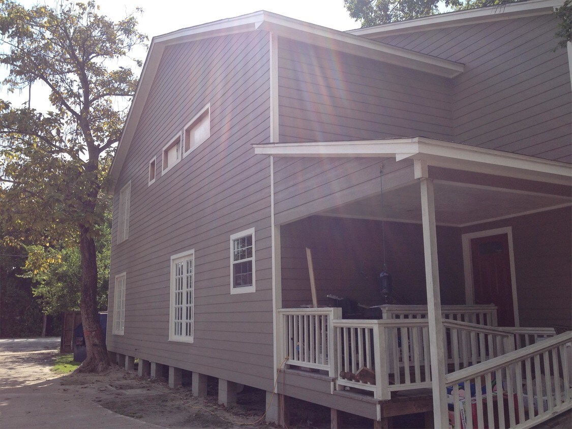 Primary Photo - 9515 Sunnywood Dr