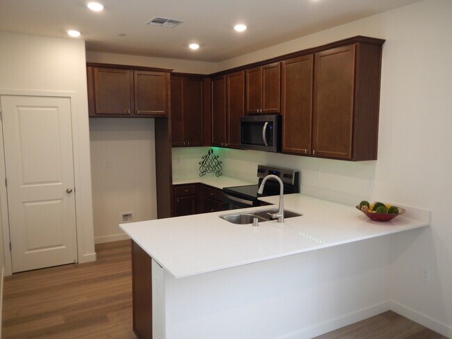 Foto del edificio - 3613 Misty Lk Dr