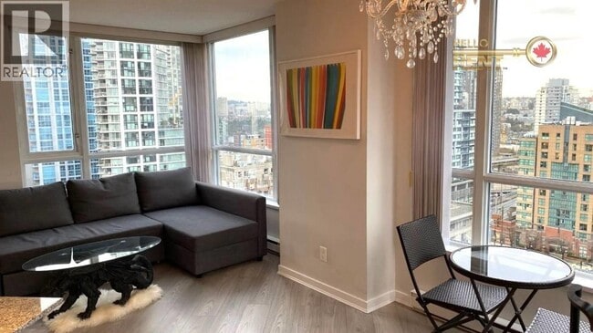 Photo du bâtiment - 1212 Howe St
